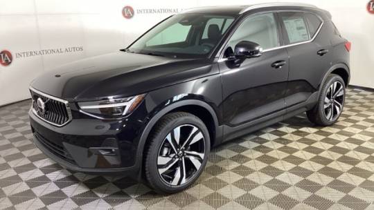 2025 Volvo XC40