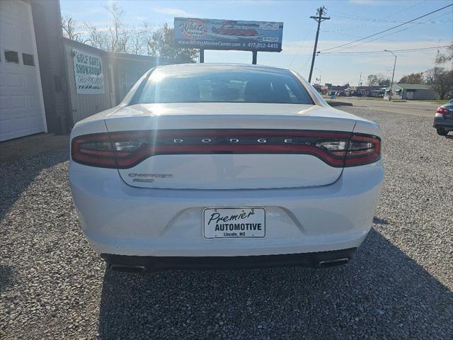 2017 dodge charger se