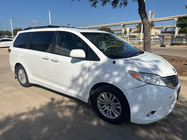 2014 toyota sienna xle