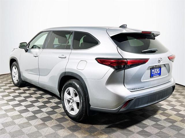 2023 toyota highlander le