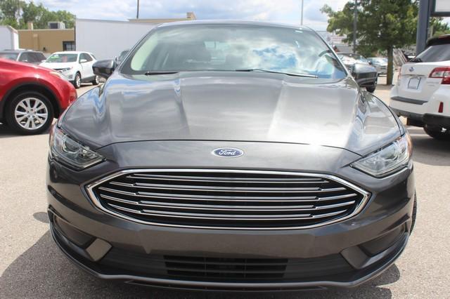 2017 ford fusion se