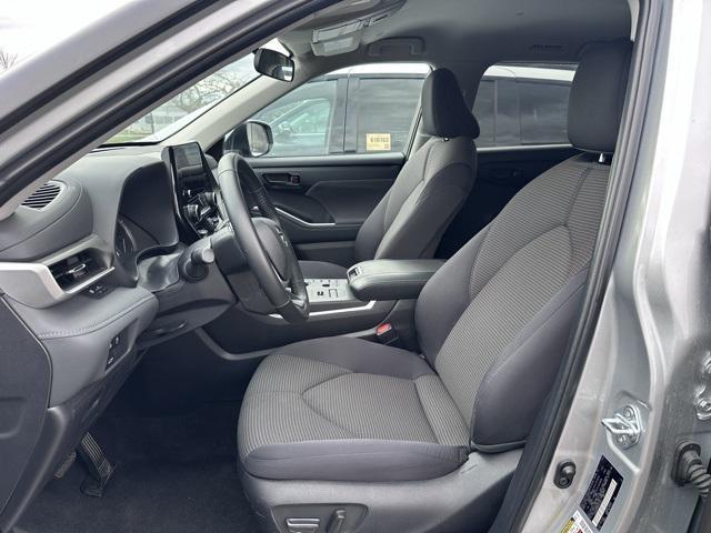 2024 toyota highlander le