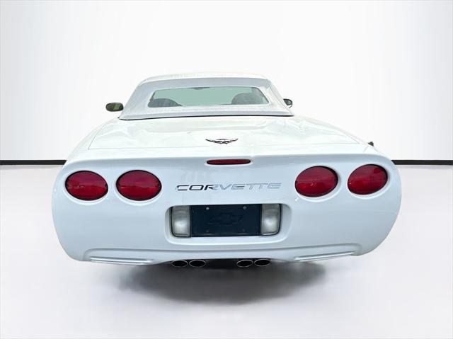 2004 chevrolet corvette base