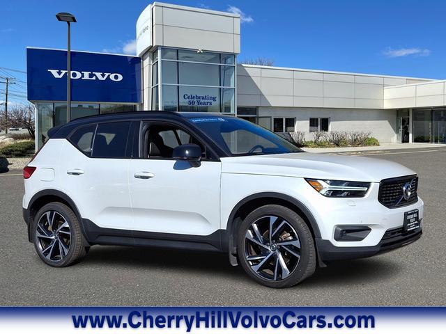 2022 volvo xc40 r-design