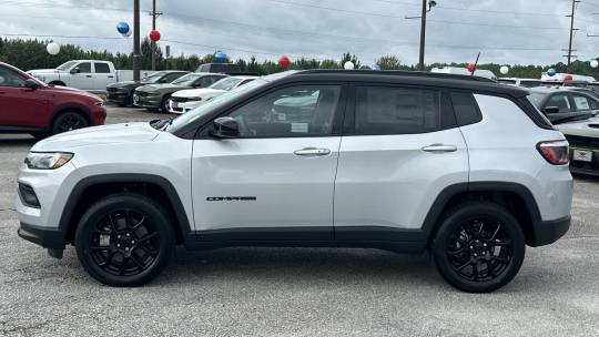 2024 Jeep Compass notdoor