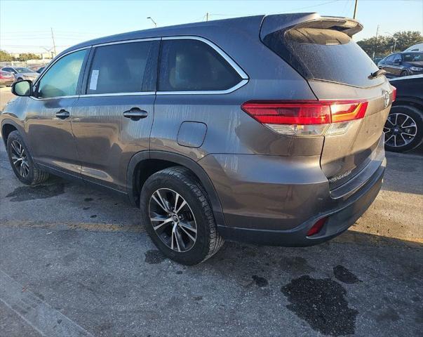 2019 toyota highlander le