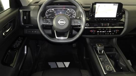 2024 nissan pathfinder sl