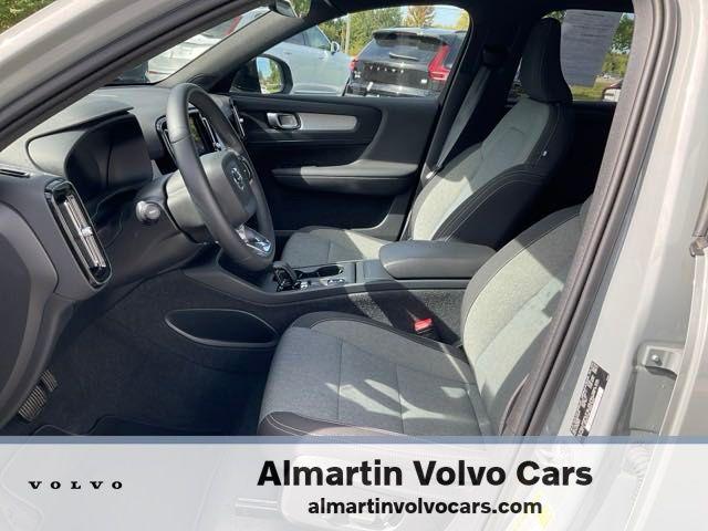 2024 volvo xc40 b5 core
