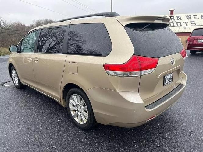 2011 toyota sienna le minivan 4d in bermudian, pennsylvania