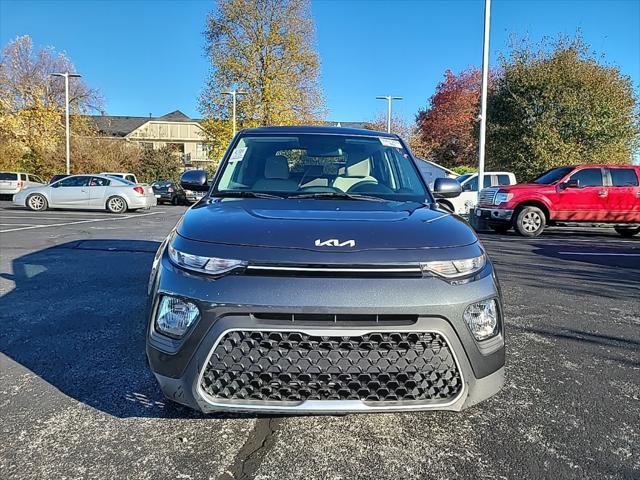 2022 kia soul lx