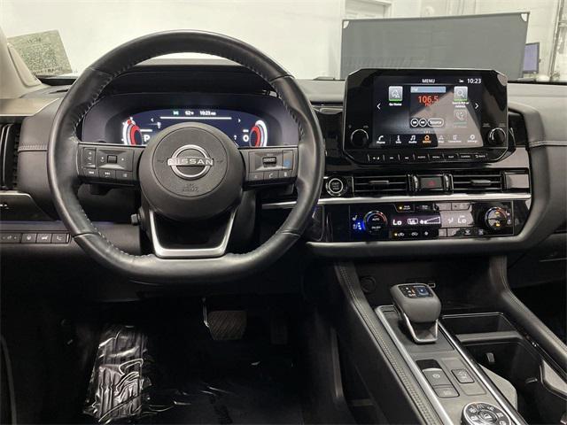 2022 nissan pathfinder platinum 4wd