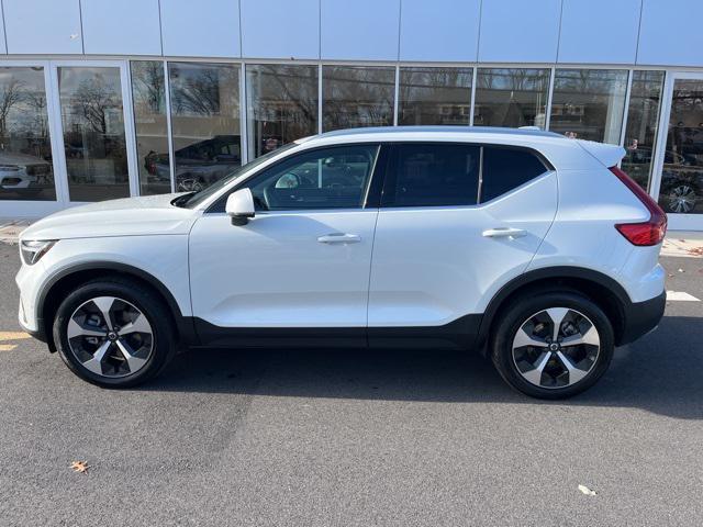 2024 volvo xc40 b5 plus bright theme