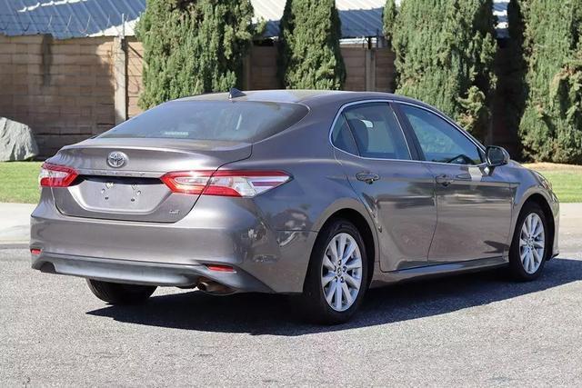 2019 toyota camry le
