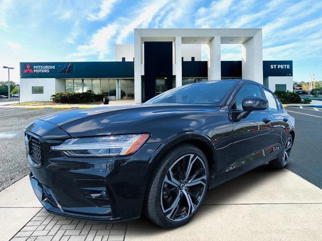 2024 volvo s60 b5 core dark theme
