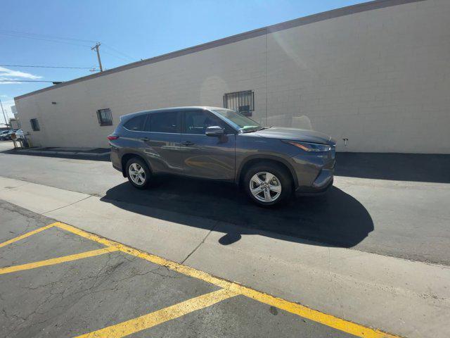 2023 toyota highlander le