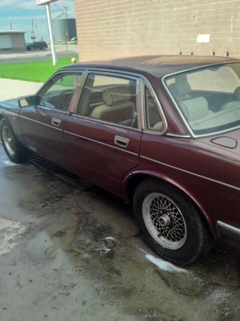 1989 jaguar xj6 sedan vanden plas majestic. low miles