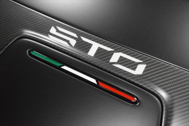 2022 lamborghini huracan sto coupe