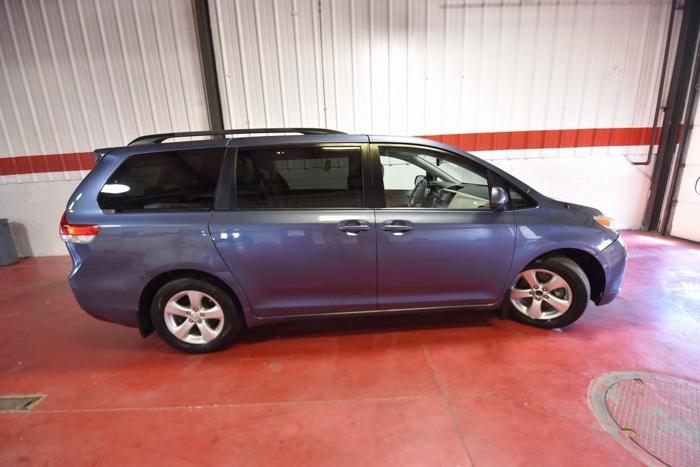 used 2014 toyota sienna le bellevue, ne 68005 for sale in bellevue, nebraska
