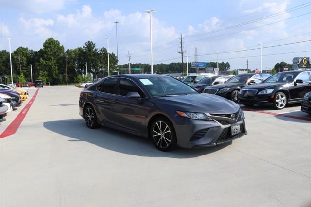 2020 toyota camry se