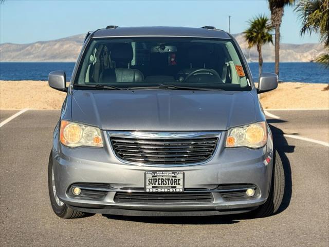 2014 chrysler town & country touring