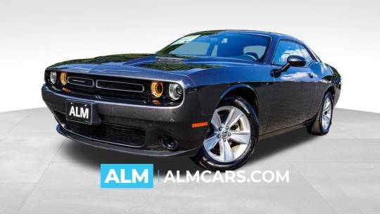 2023 dodge challenger sxt rwd