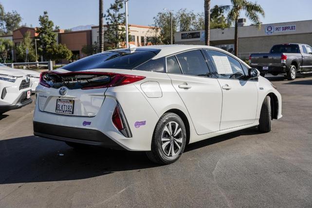 2019 toyota prius prime plus