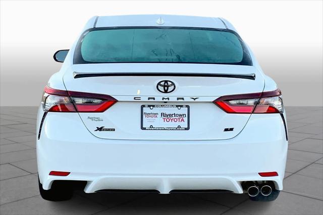2023 toyota camry se