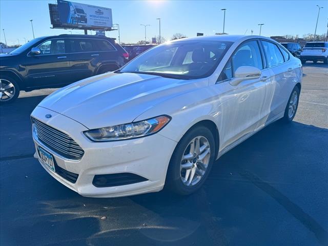 2016 ford fusion se