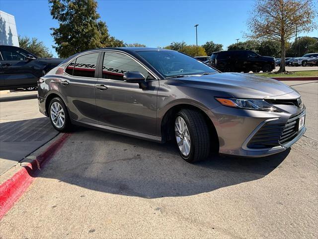 2024 toyota camry le