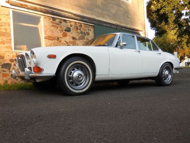 1971 jaguar xj-6, series i sedan, sunroof, with with red leather burlwood dash
