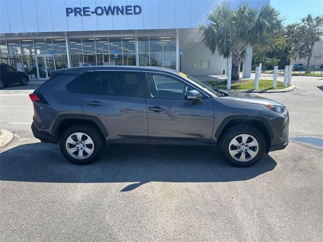 2022 toyota rav4 le