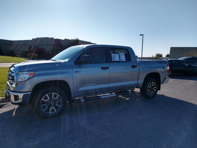 used 2016 toyota tundra 4x4 crewmax sr5 germantown, wi 53022 for sale in germantown, wisconsin