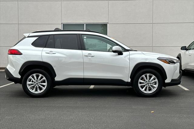 2022 toyota corolla cross le
