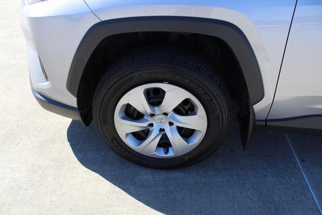 2023 toyota rav4 le