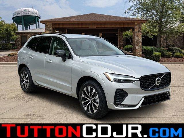 2024 volvo xc60 b5 plus dark theme