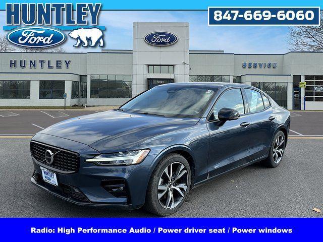 2024 volvo s60 plus dark theme