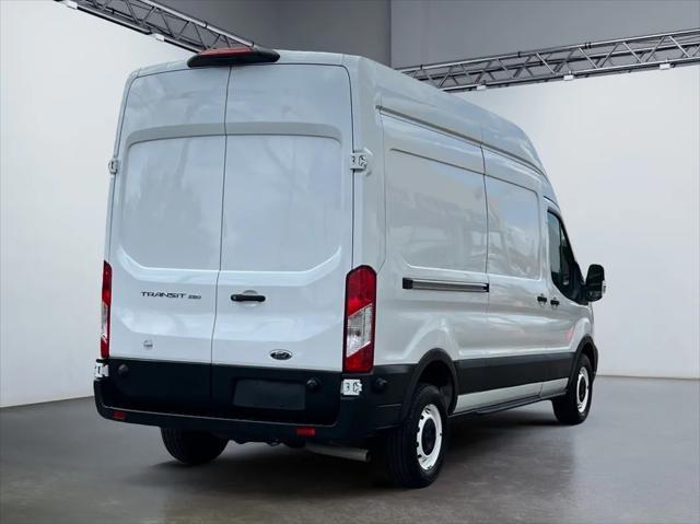 2023 ford transit-250 base