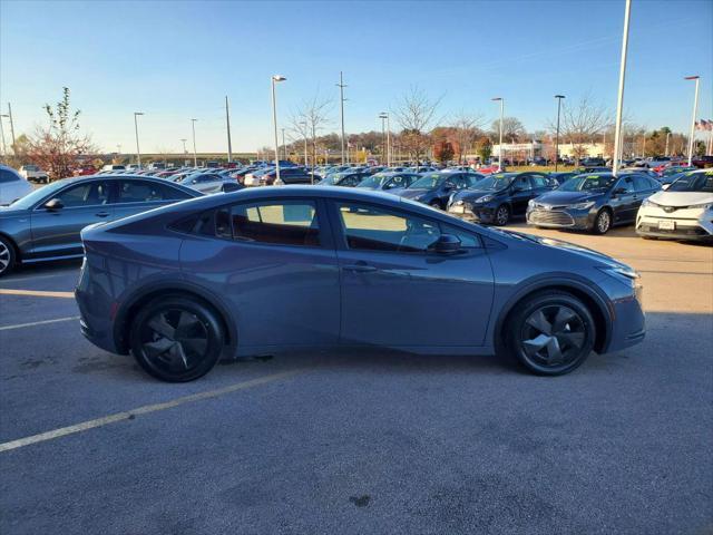 2023 toyota prius le