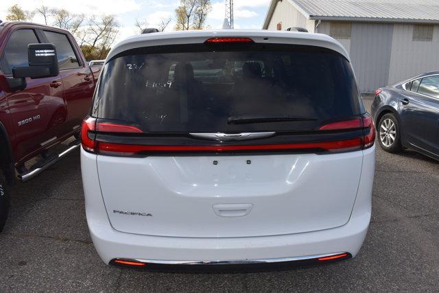2022 chrysler pacifica touring-l