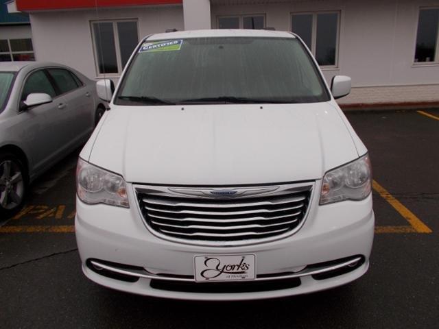 2016 chrysler town and country touring touring 4dr mini-van for sale in hammond, maine