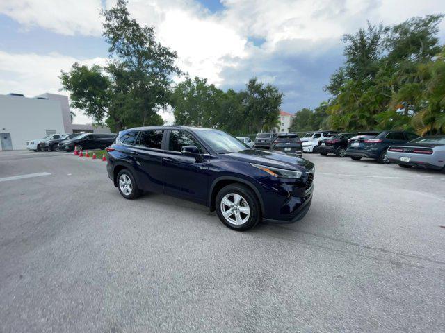 2023 toyota highlander le