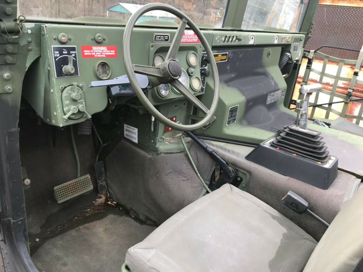 1990 hummer h1 on 1973 chevy chassis with a 454 big block and 44" tires