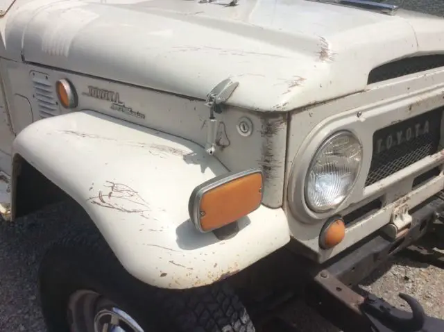 1969 toyota fj40 land crusier with original paint and engine