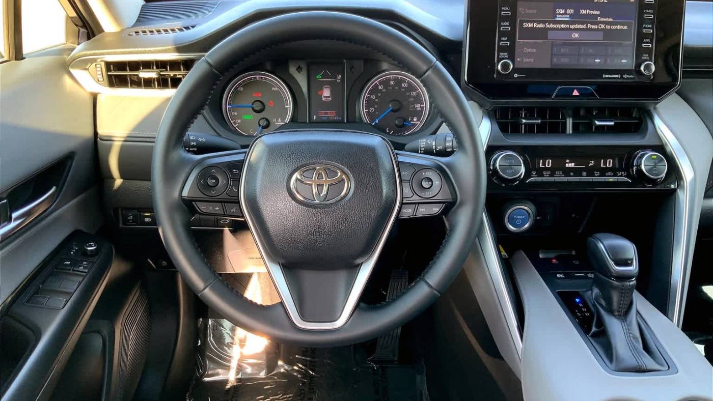 2021 toyota venza le