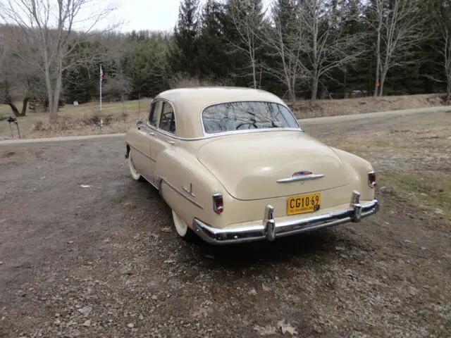 1952 chevrolet styleline deluxe (4 dr. sedan)