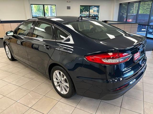 2020 ford fusion se