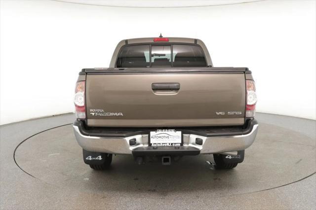 2014 toyota tacoma base