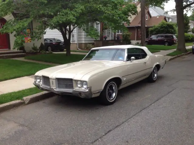 1971 oldsmobile cutlass supreme convertable (all original)