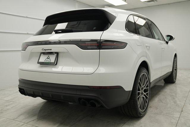 2022 porsche cayenne platinum edition