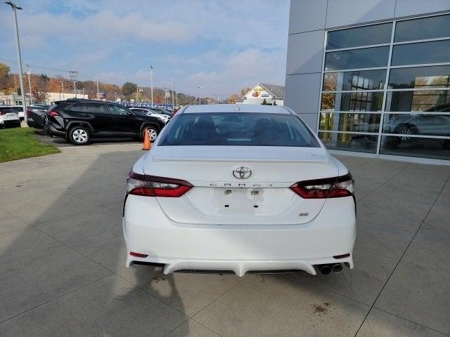 2022 toyota camry se